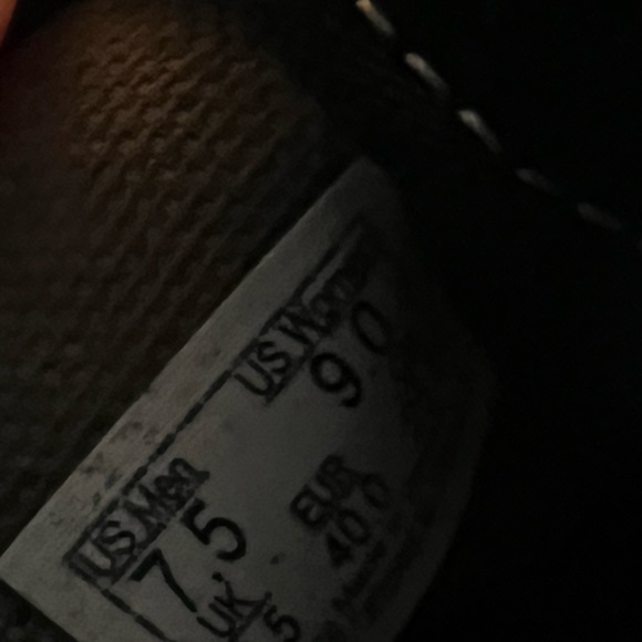 Vans - Picture 11 of 11